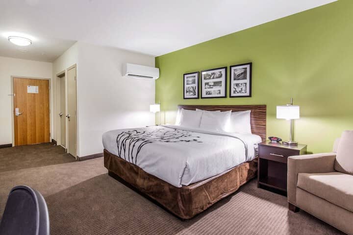 Room 12 of 36