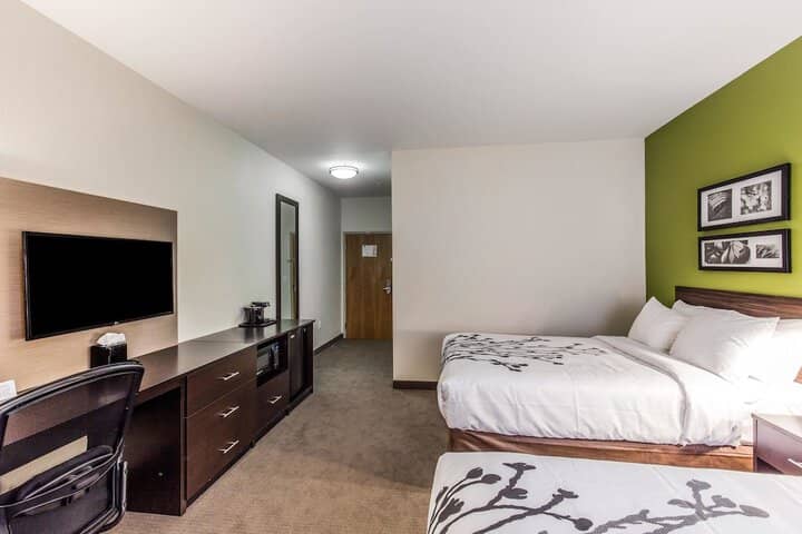 Room 14 of 36