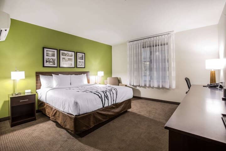 Room 15 of 36
