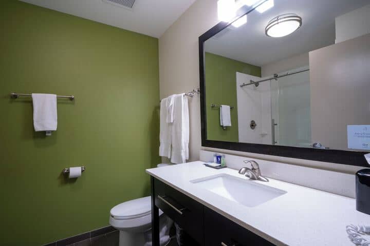 Room 17 of 36